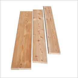 Hoblované prkna modřín